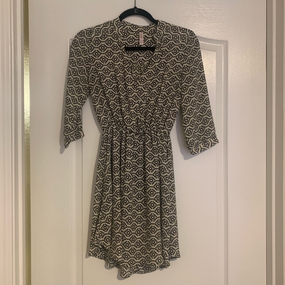 V-neck Geometric Dress